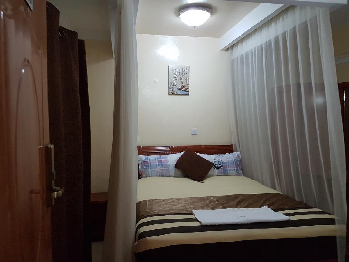 נקורו Royal Palm Hotel And Suites מראה חיצוני תמונה
